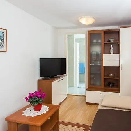 Nadalina Apartman *